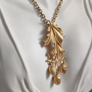 Vintage Oak Leaf With Dangling Acorns Brooch/Necklace